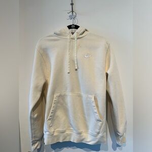 NIKE Sportswear Club Fleece Pullover Hoodie in cream — size small